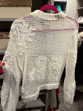 FARM Rio Cream Open-Knit Floral Applique Crewneck Sweater